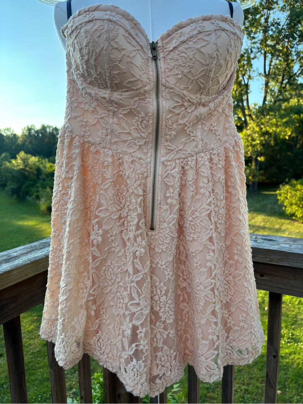 Material Girl Blush Pink Strapless Lace Romper Zip-Front Bustier Size M